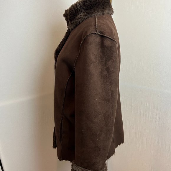 Coldwater Creek Chocolate Brown Faux Fur Button-up Reversible Coat Size 14 - Picture 4 of 9